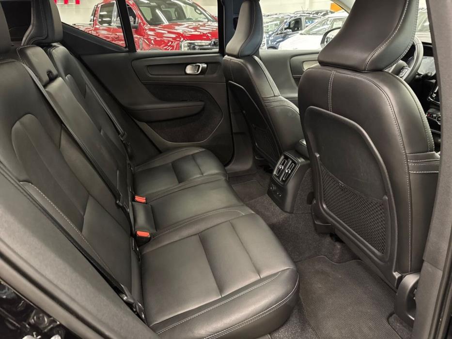VOLVO XC40 2021