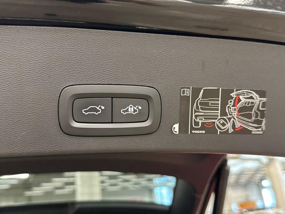 VOLVO XC40 2021