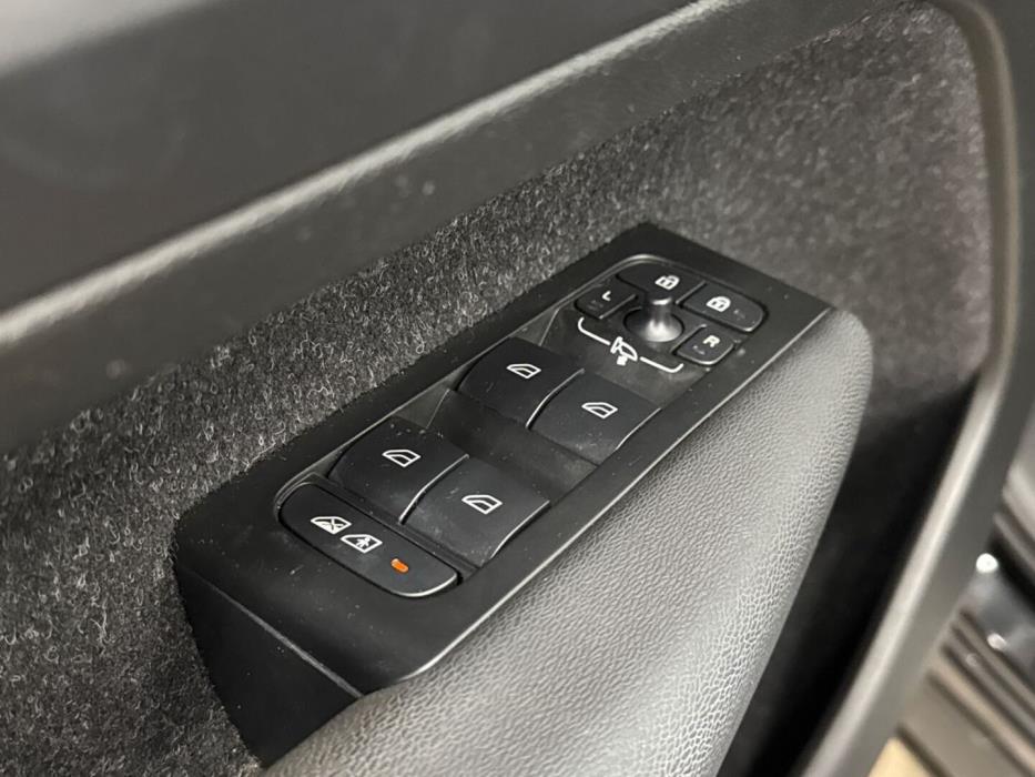 VOLVO XC40 2021