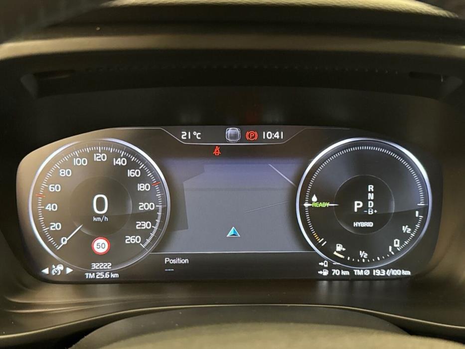 VOLVO XC40 2021