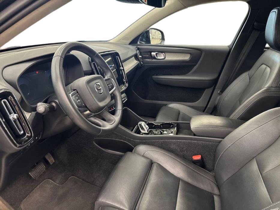 VOLVO XC40 2021