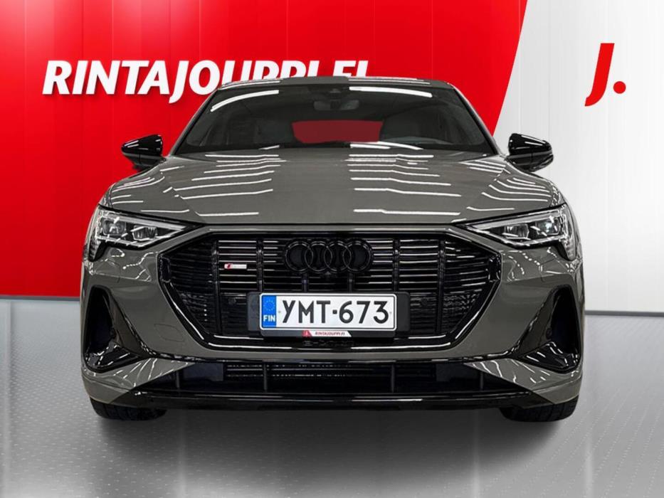 AUDI e-tron 2022