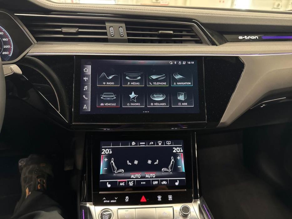 AUDI e-tron 2022