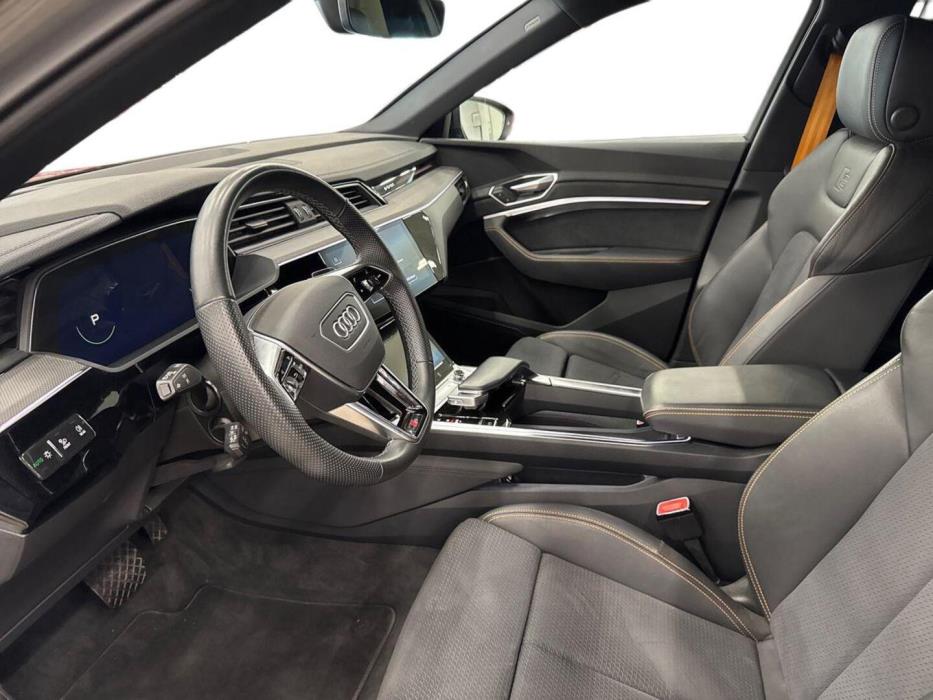 AUDI e-tron 2022