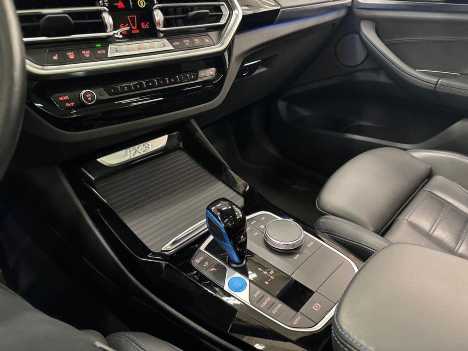 BMW iX3 2023