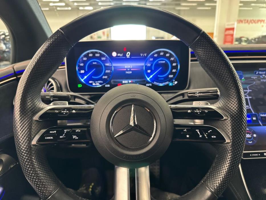 MERCEDES-BENZ EQE 2024