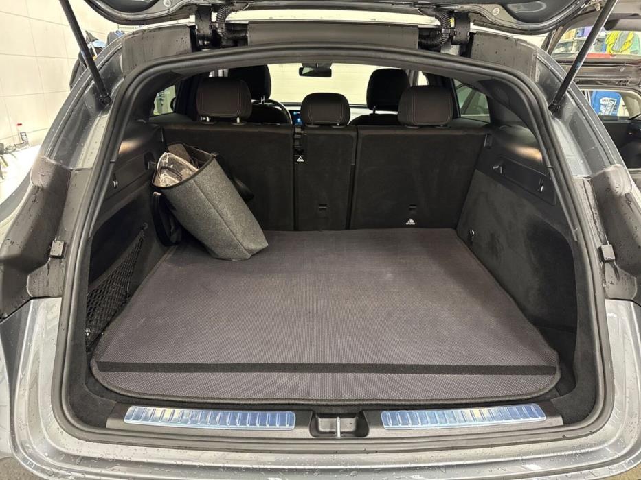MERCEDES-BENZ EQC 2021