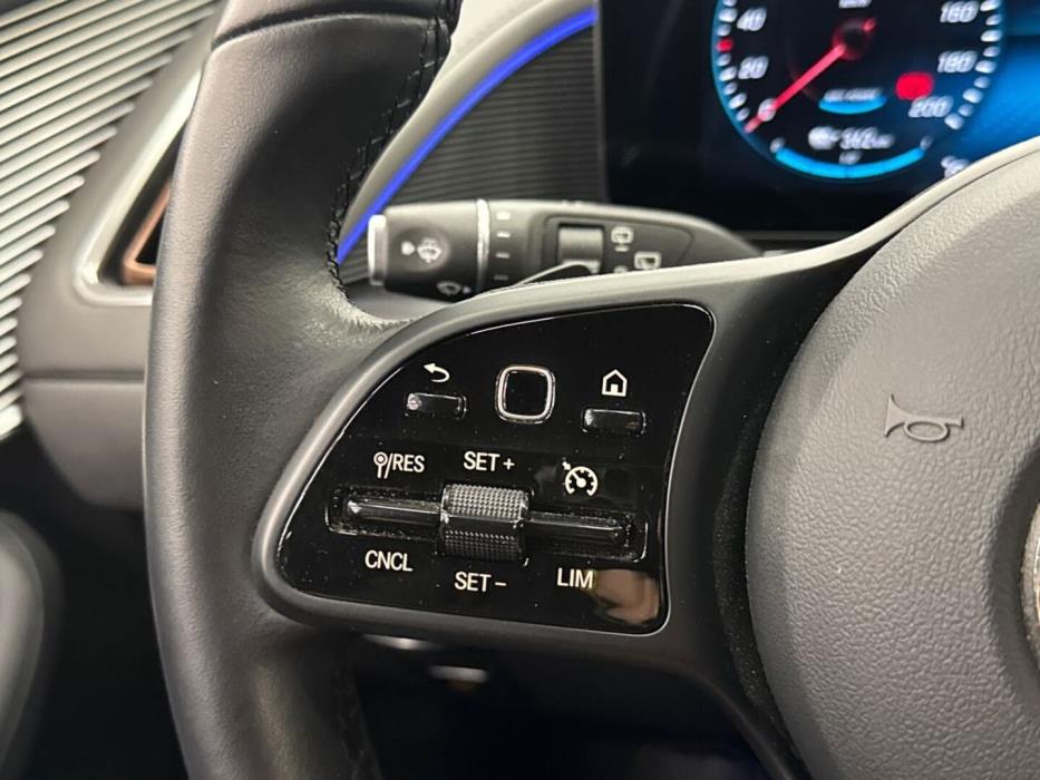 MERCEDES-BENZ EQC 2021