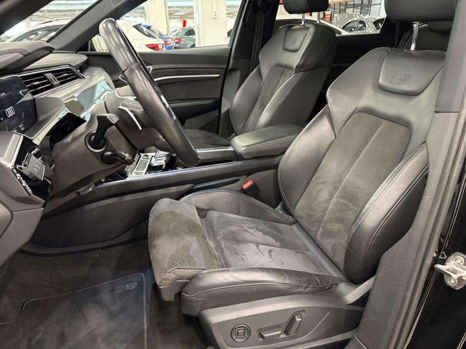 AUDI e-tron 2021