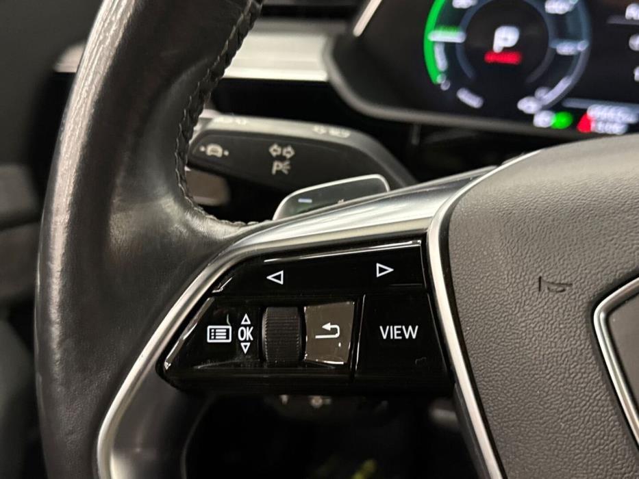 AUDI e-tron 2021
