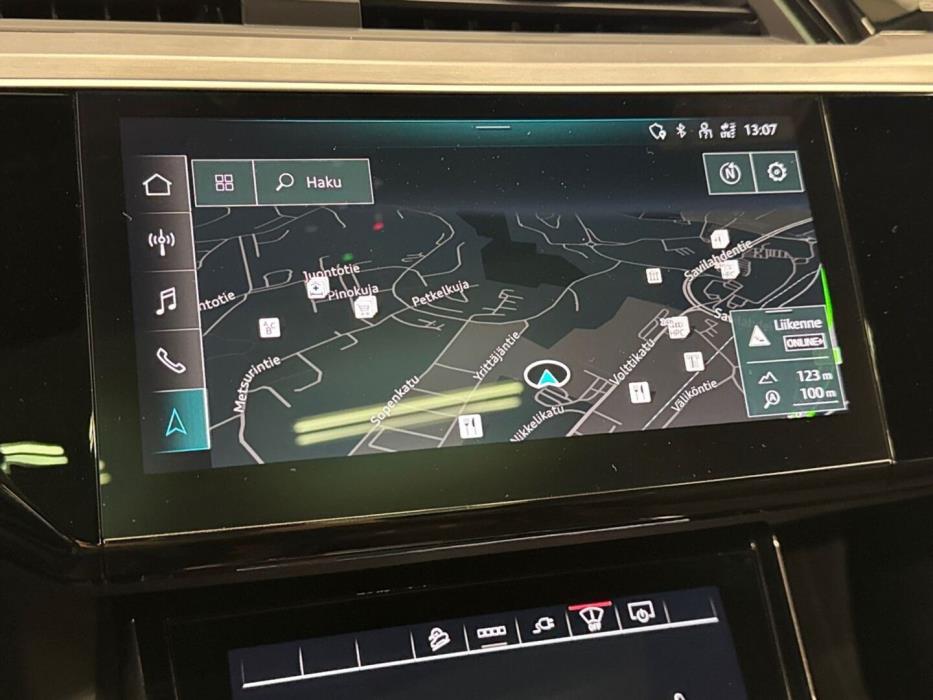 AUDI e-tron 2021