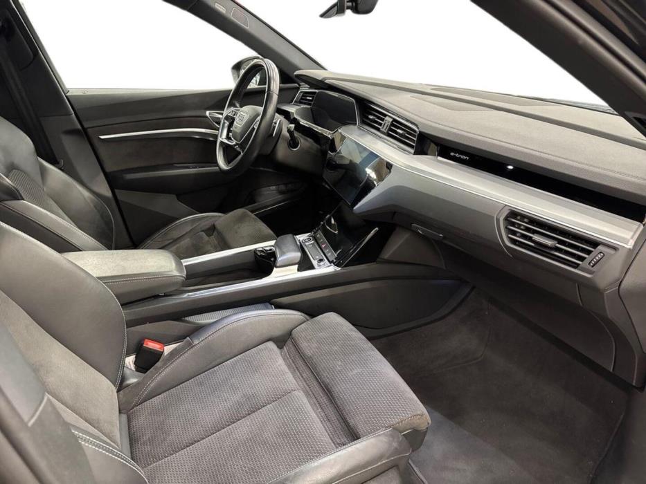 AUDI e-tron 2021