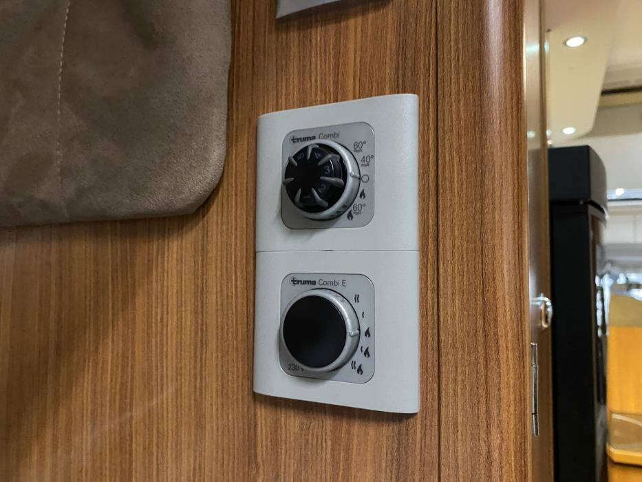 ADRIA MATRIX M 680SP 2010