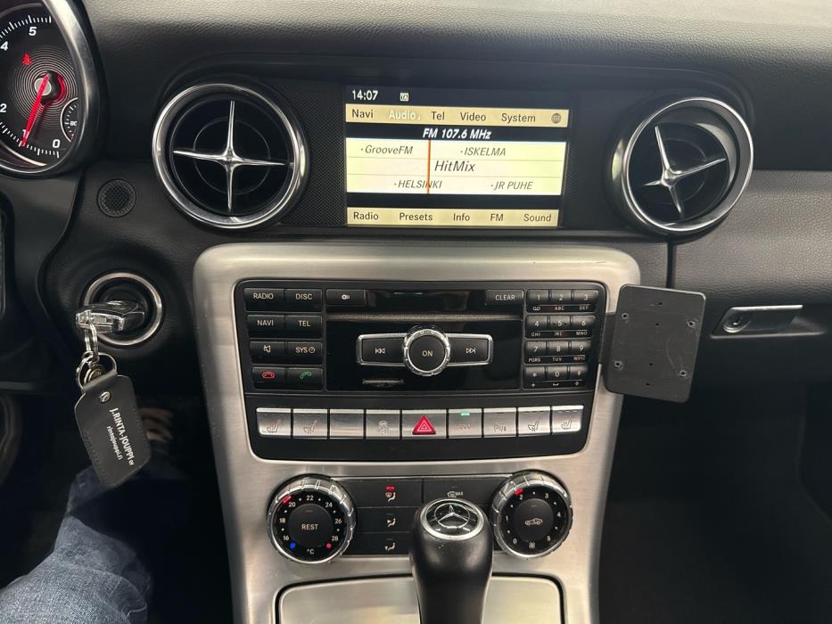 MERCEDES-BENZ SLK 2011