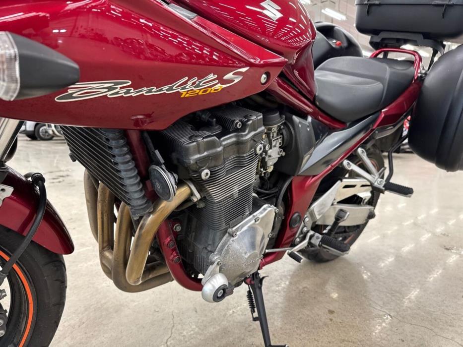 SUZUKI GSF 2006