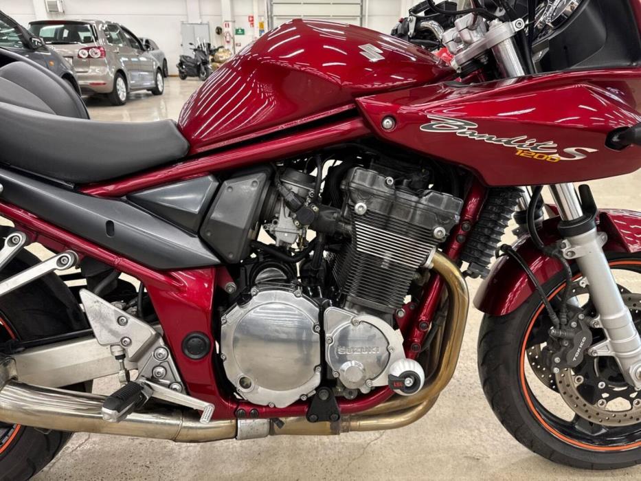 SUZUKI GSF 2006
