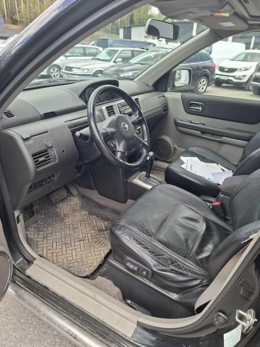 NISSAN X-TRAIL 2005