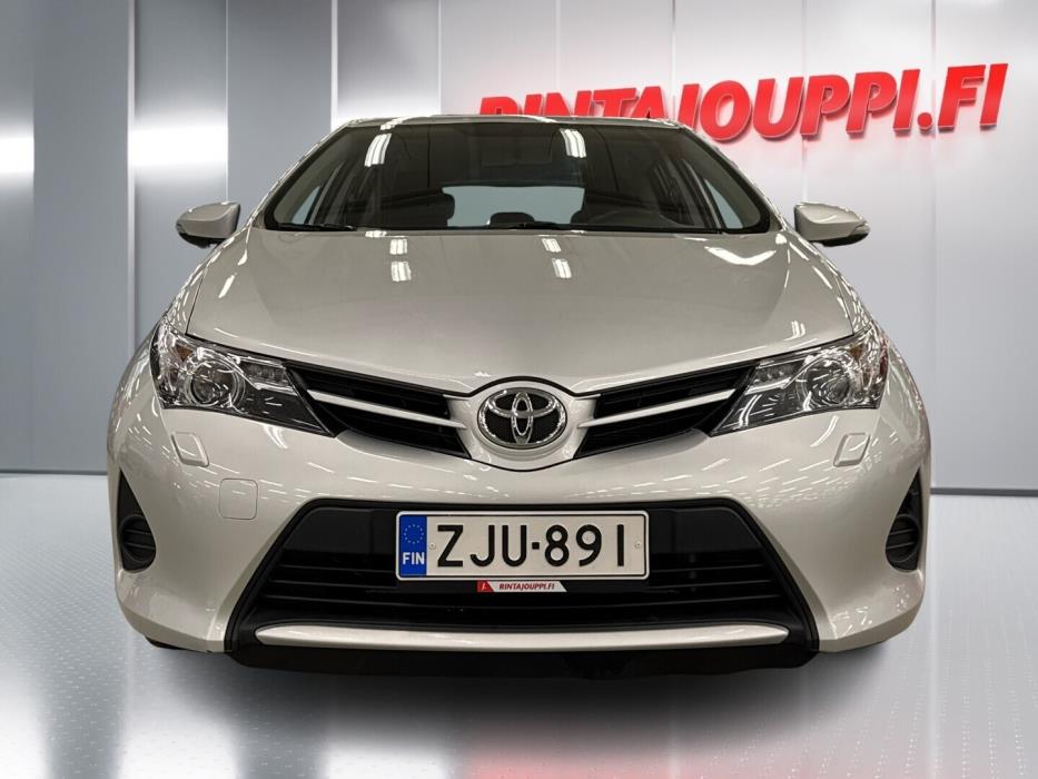 TOYOTA Auris 2013