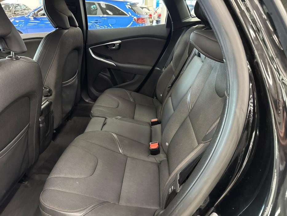 VOLVO V40 Cross Country 2015