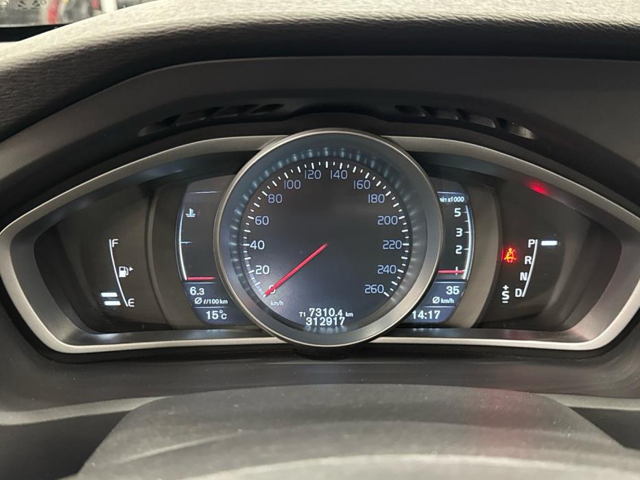 VOLVO V40 Cross Country 2015