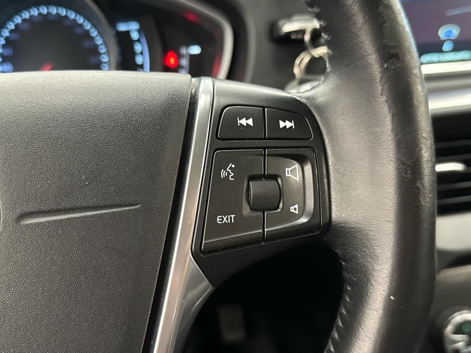 VOLVO V40 Cross Country 2015