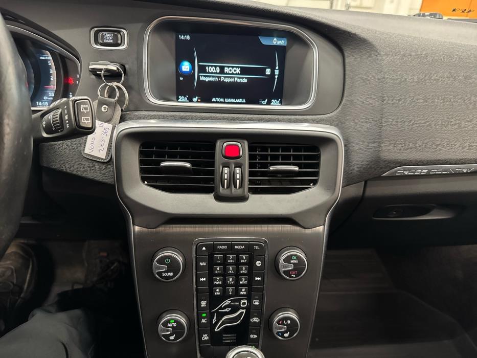 VOLVO V40 Cross Country 2015