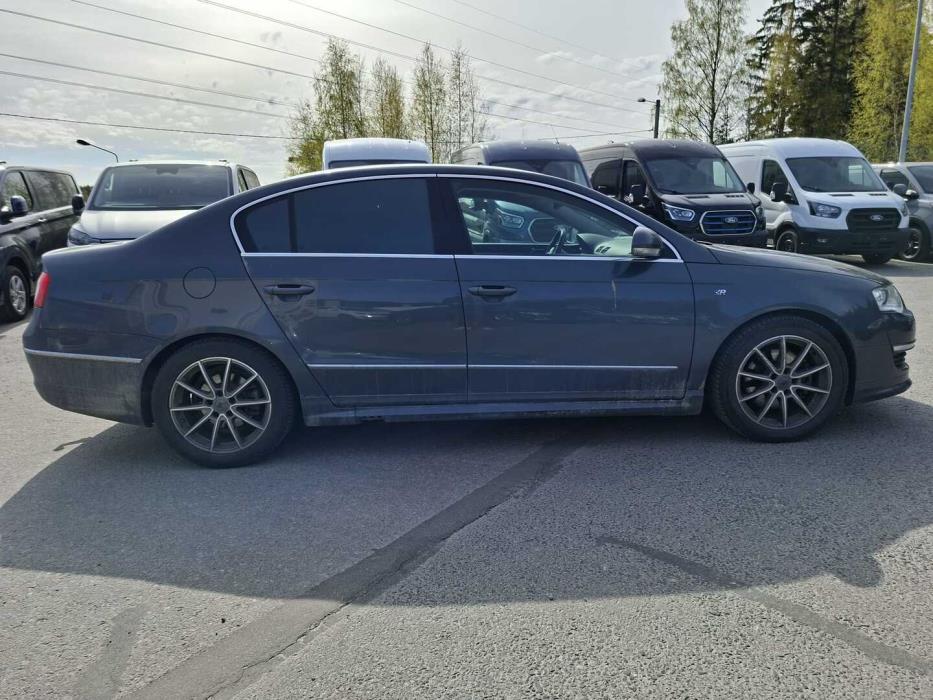 VOLKSWAGEN Passat 2010