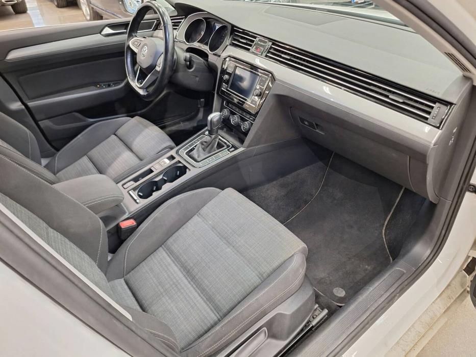 VOLKSWAGEN Passat 2020