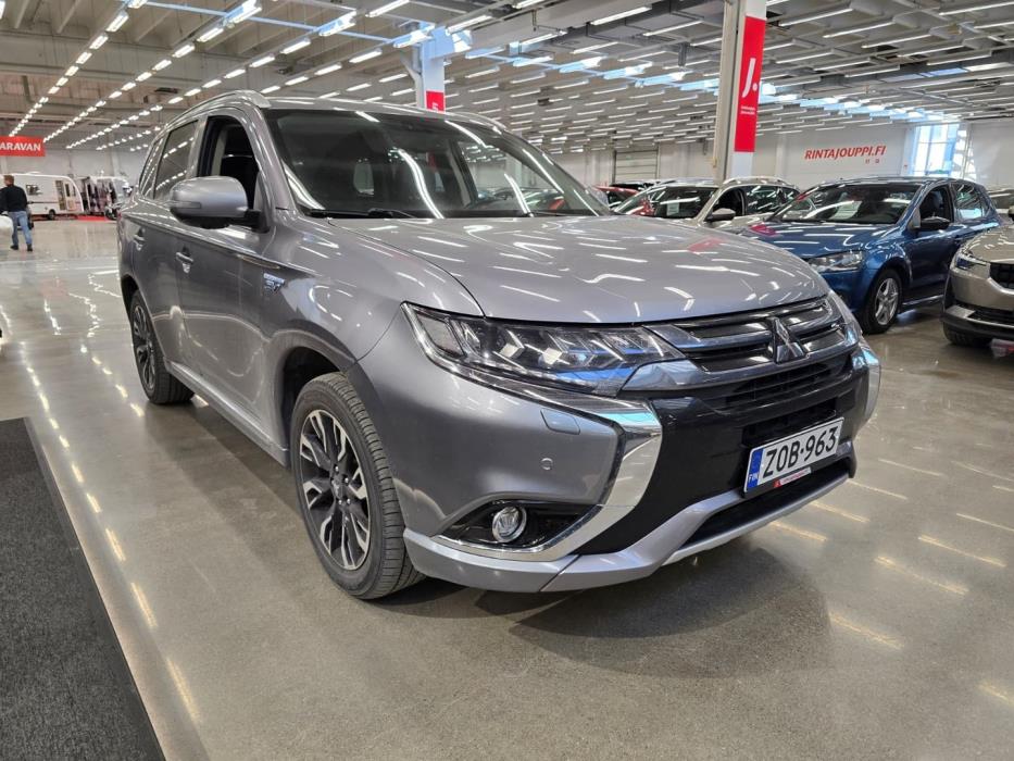 MITSUBISHI Outlander PHEV 2017