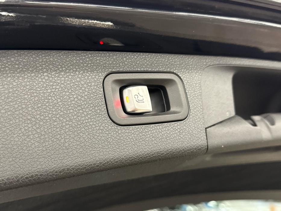 MERCEDES-BENZ E 2021