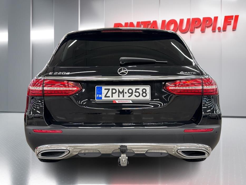 MERCEDES-BENZ E 2021