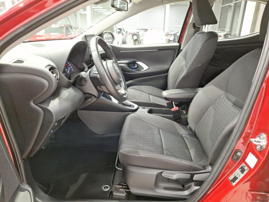 TOYOTA Yaris 2023