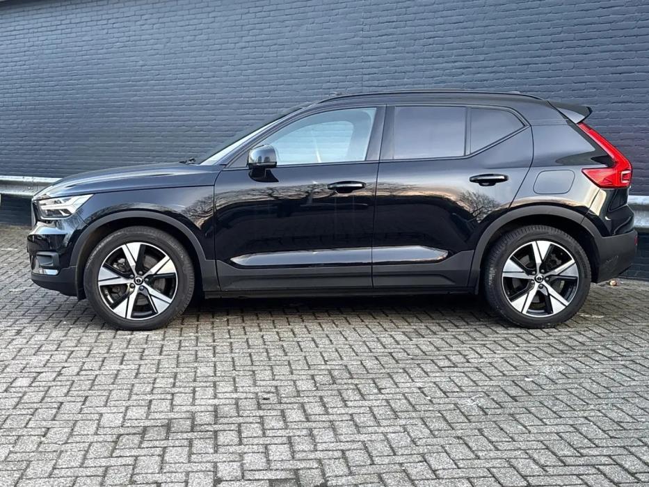 VOLVO XC40 2021