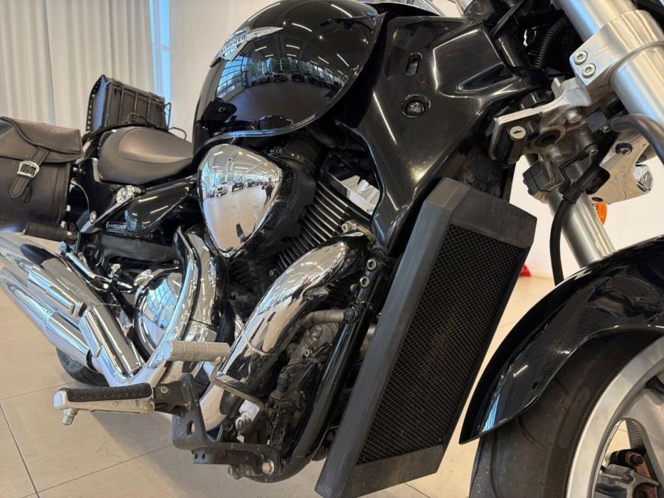 SUZUKI INTRUDER 2010