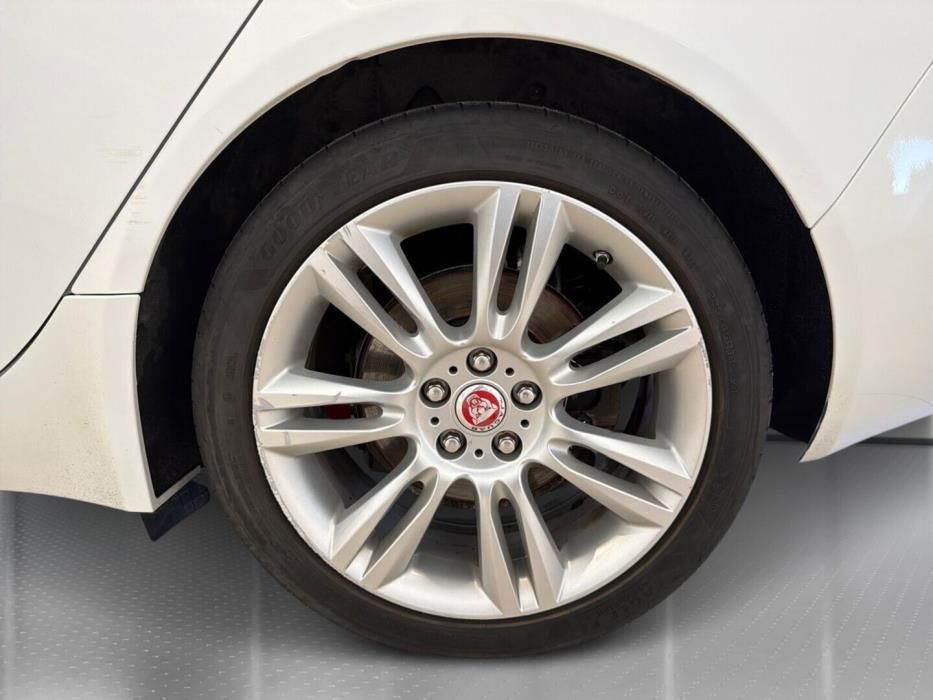 JAGUAR XE 2015