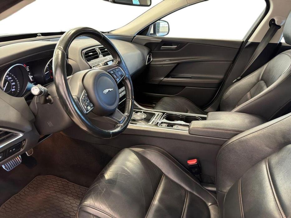 JAGUAR XE 2015