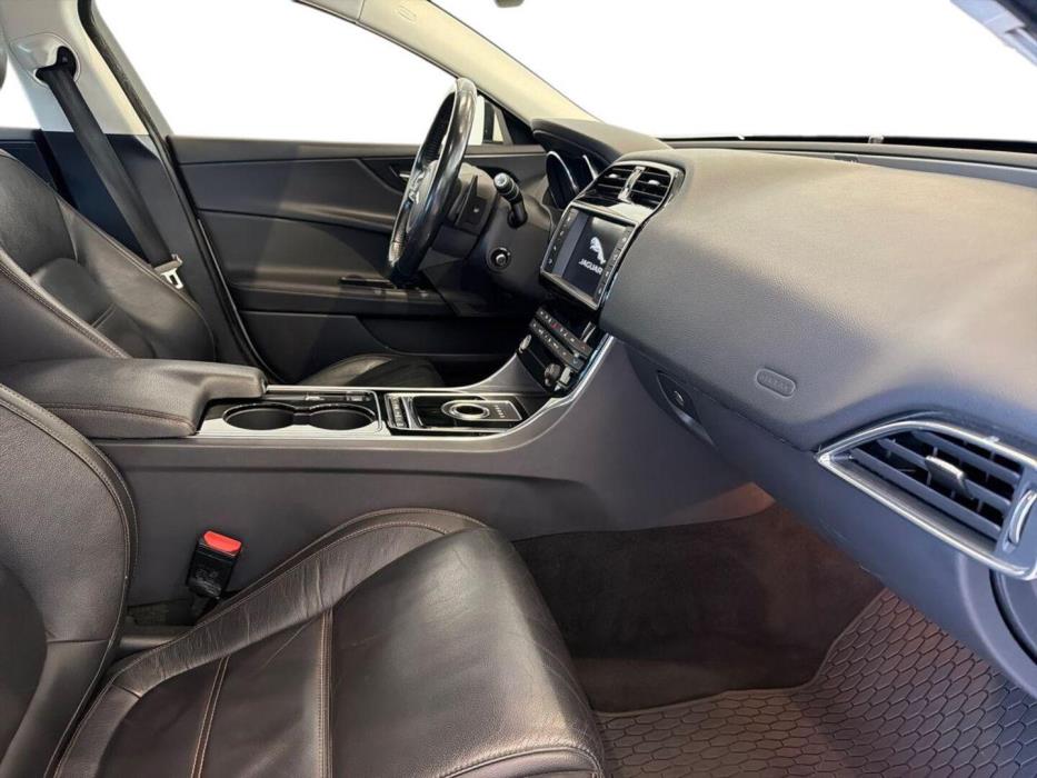 JAGUAR XE 2015