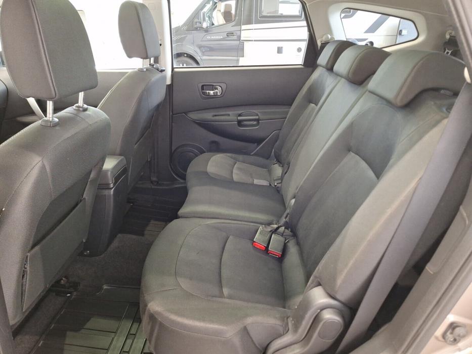 NISSAN Qashqai+2 2010