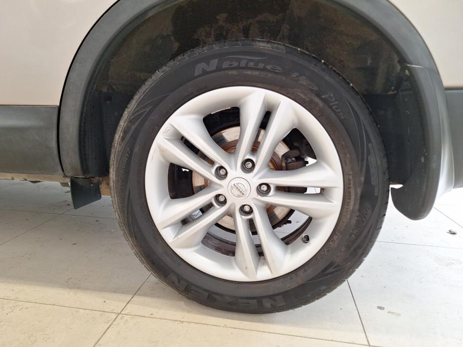 NISSAN Qashqai+2 2010