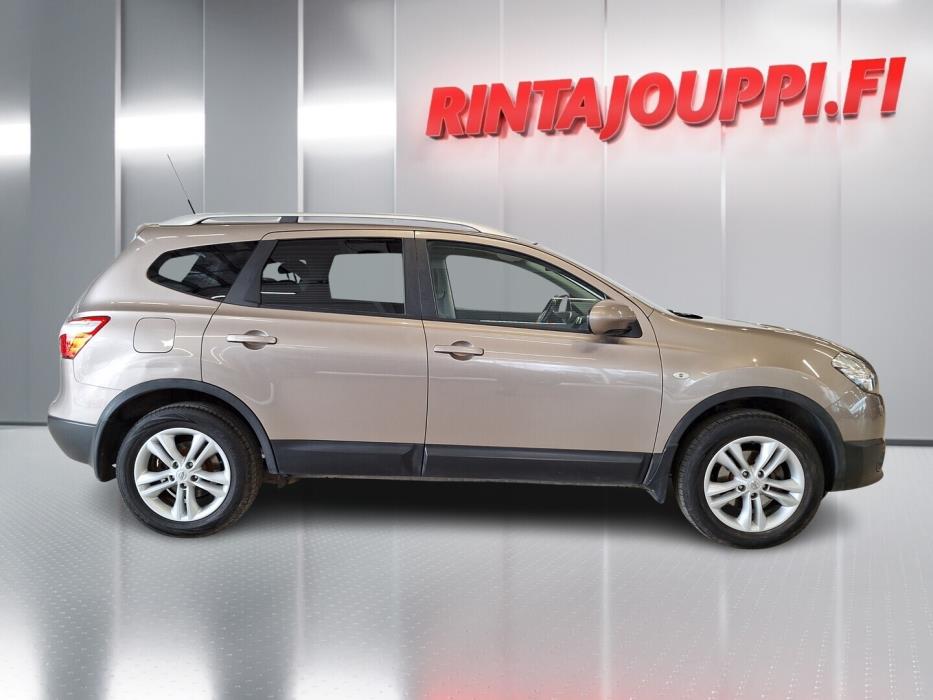 NISSAN Qashqai+2 2010