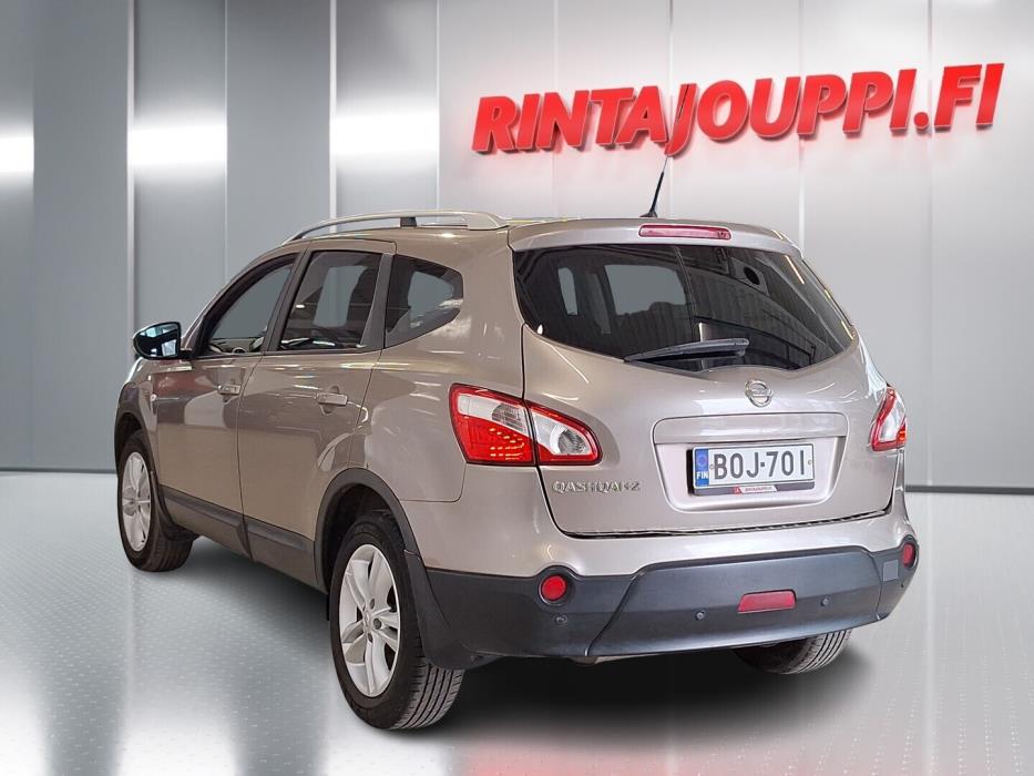 NISSAN Qashqai+2 2010