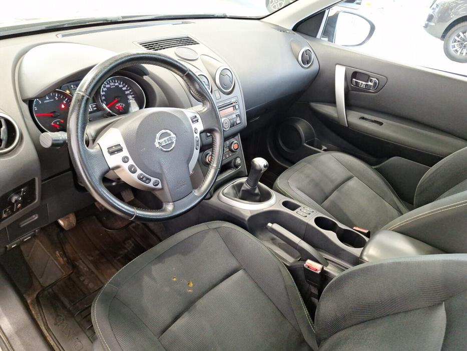 NISSAN Qashqai+2 2010