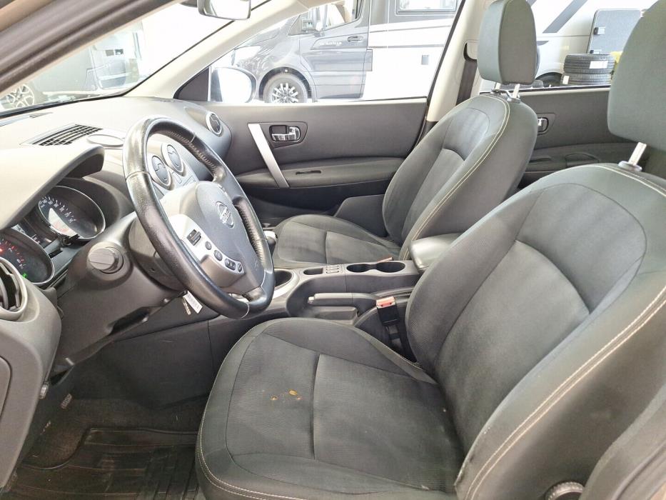 NISSAN Qashqai+2 2010