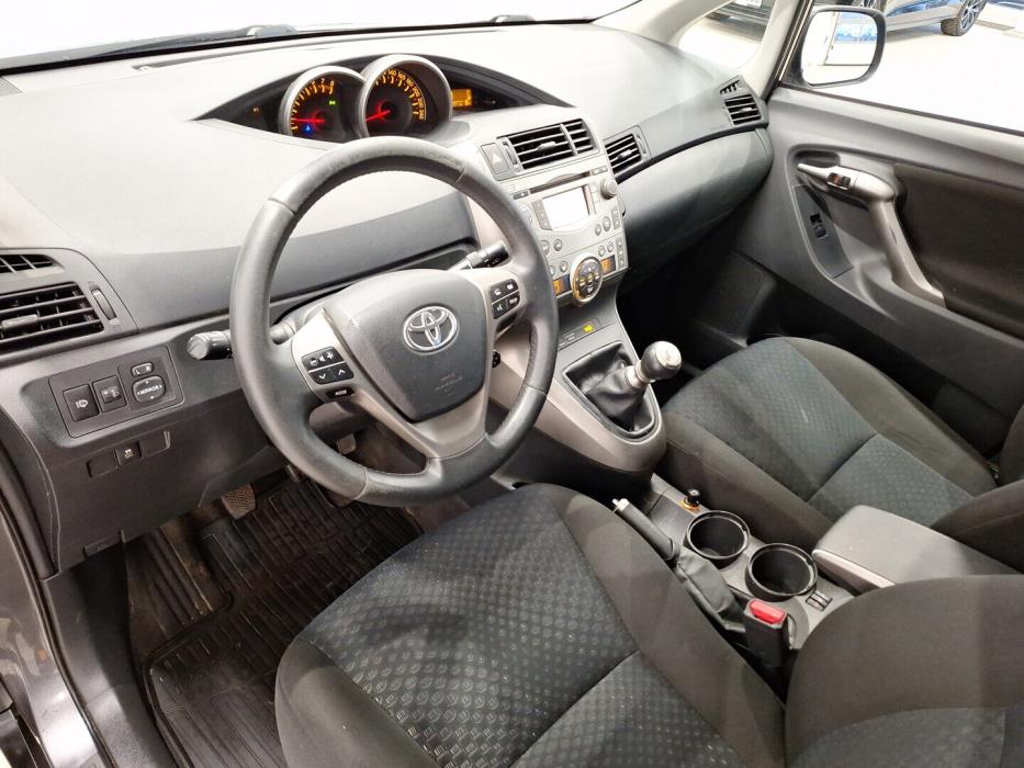 TOYOTA Verso 2009
