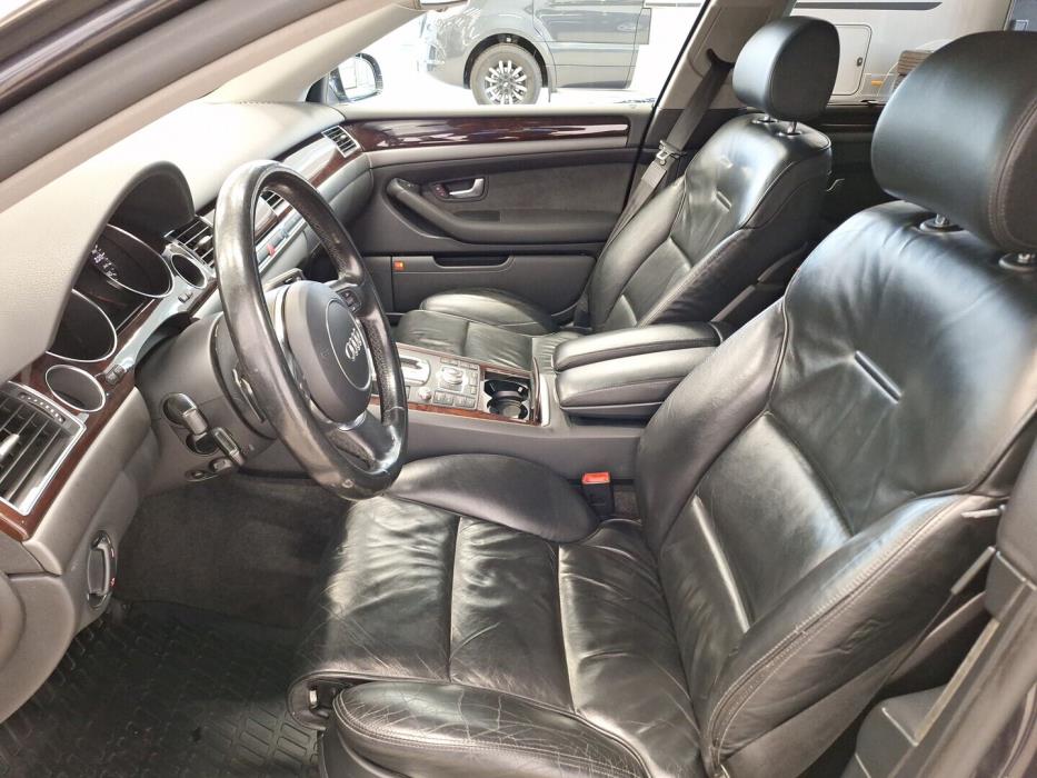 AUDI A8 2004