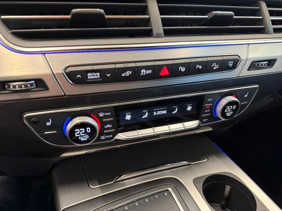 AUDI Q7 2017