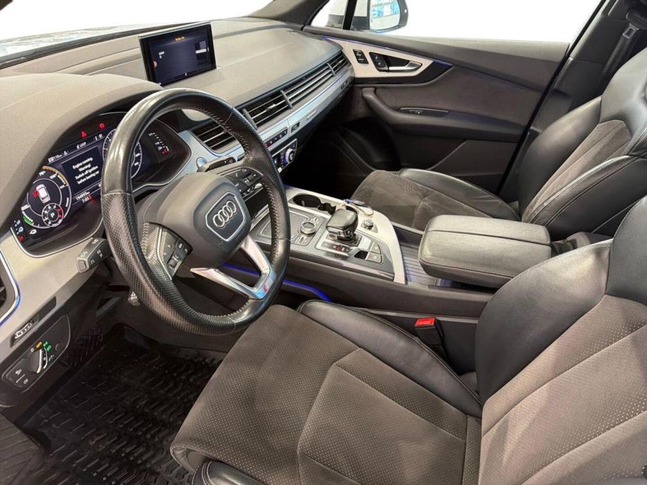 AUDI Q7 2017