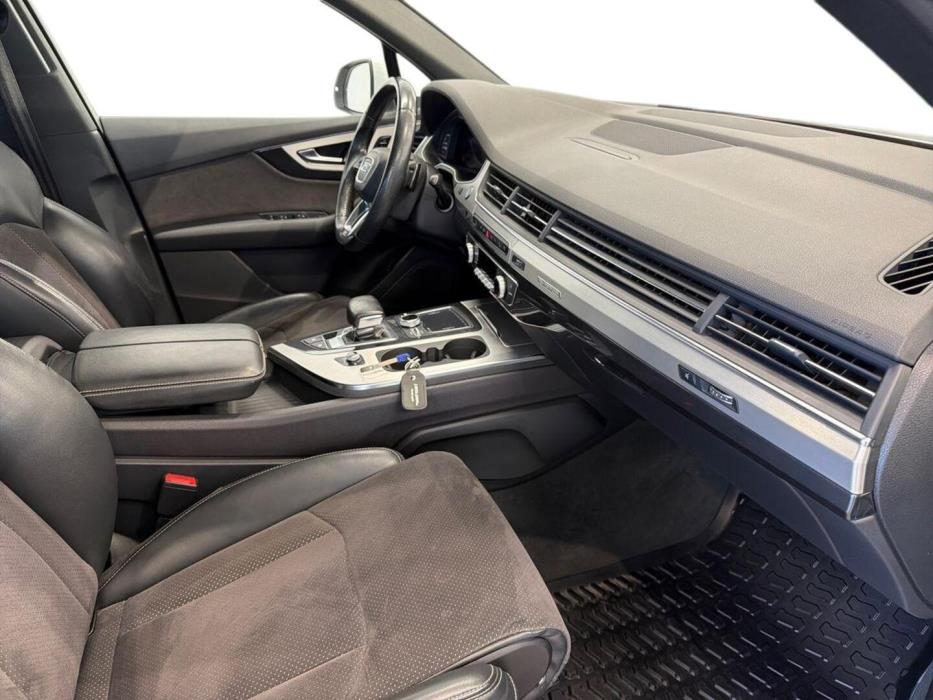 AUDI Q7 2017
