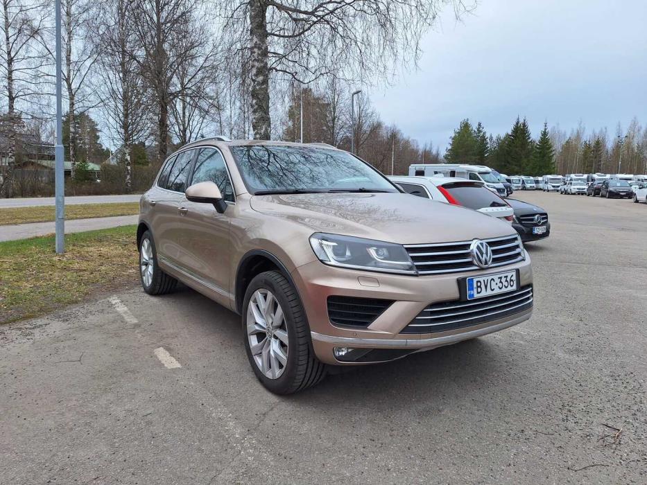 VOLKSWAGEN Touareg 2016