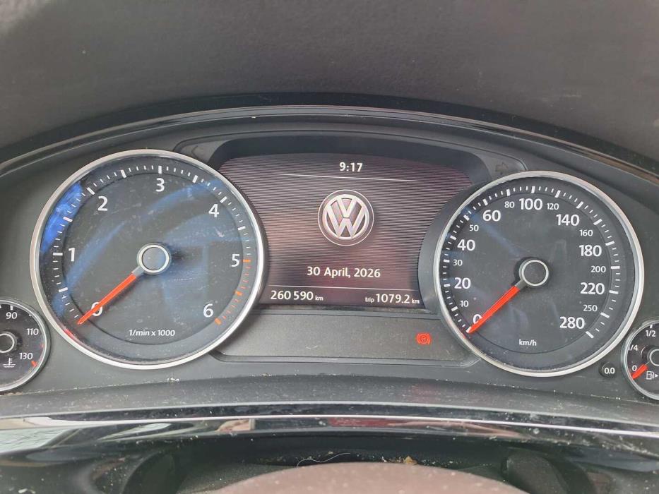 VOLKSWAGEN Touareg 2016